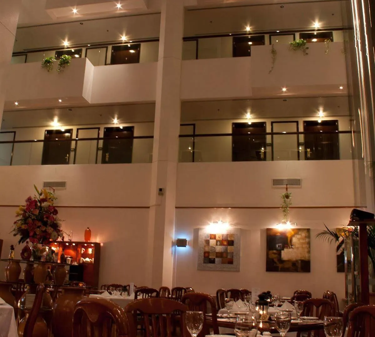 Avari Dubai Hotel