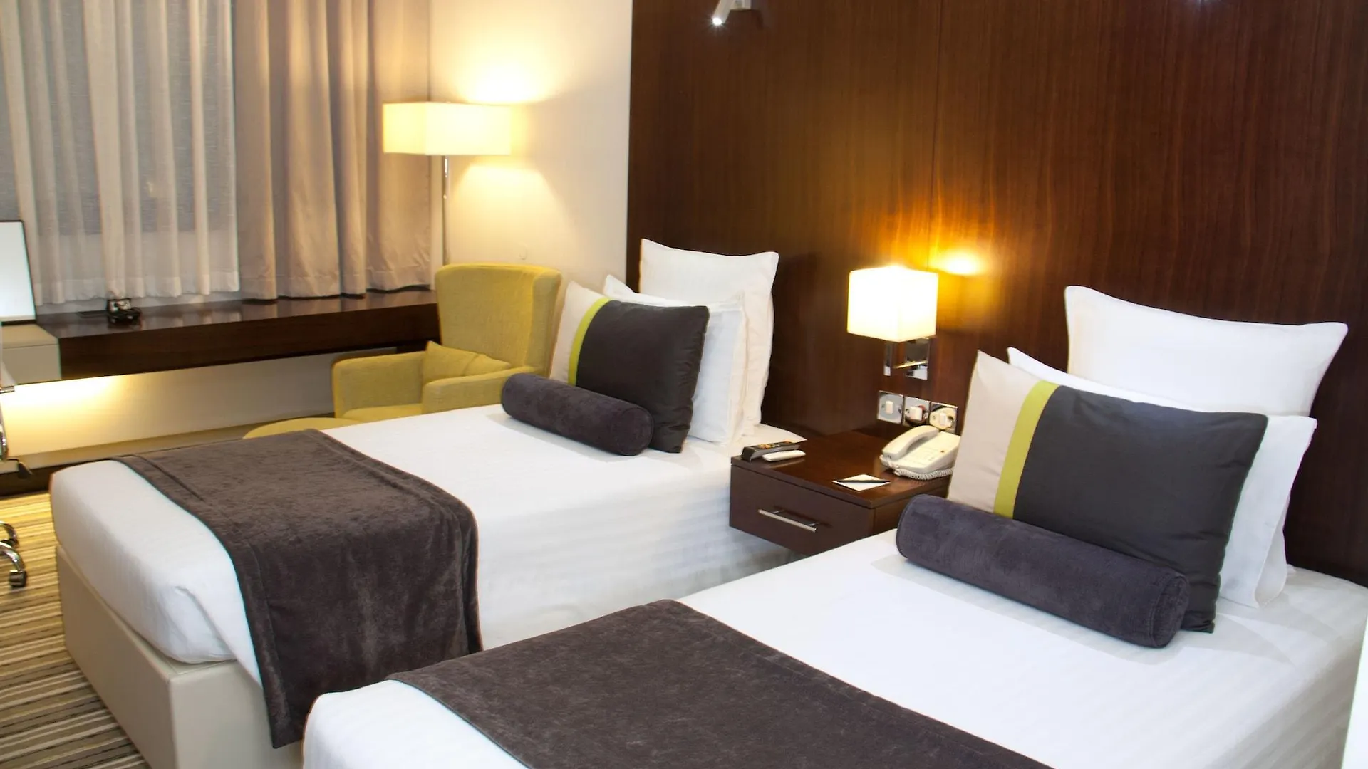 Avari Dubai Hotel