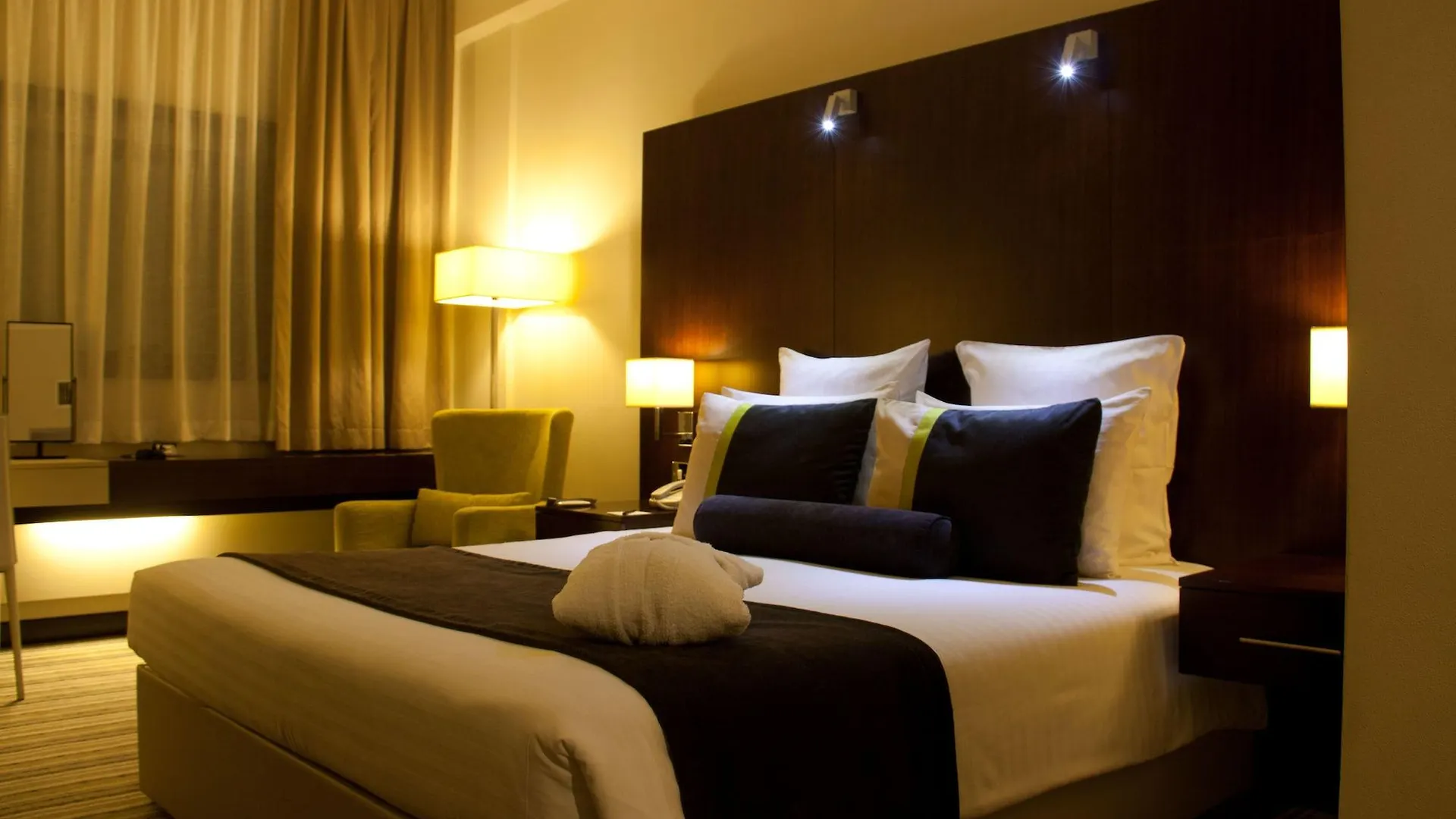 ****  Avari Dubai Hotel United Arab Emirates