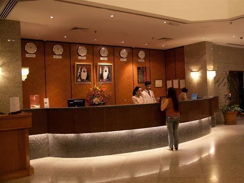 Avari Dubai Hotel 4*,