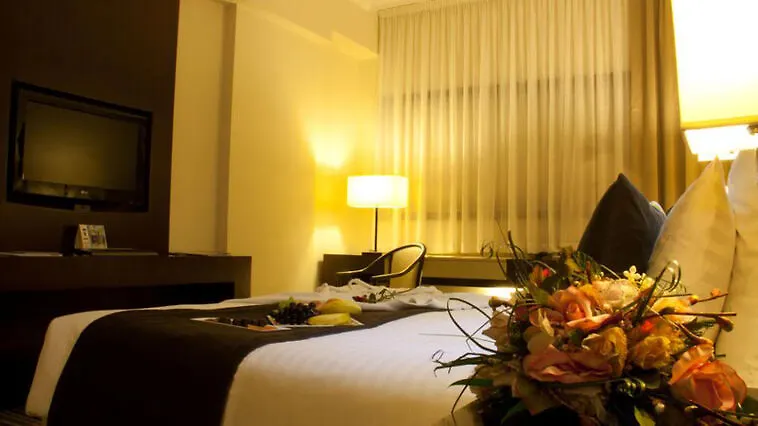 Avari Dubai Hotel 4*,